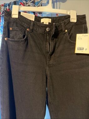 H&M Women's Straight-Leg Jeans in Black